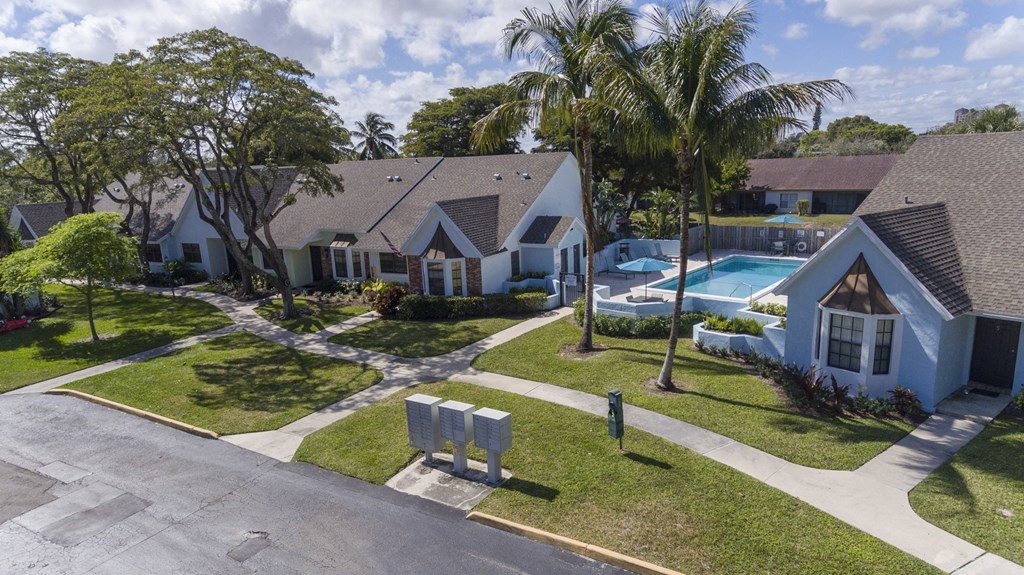 Leasing Center & Pool Exterior